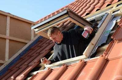 Pose de fenêtres de toit Velux à Couvertpuis